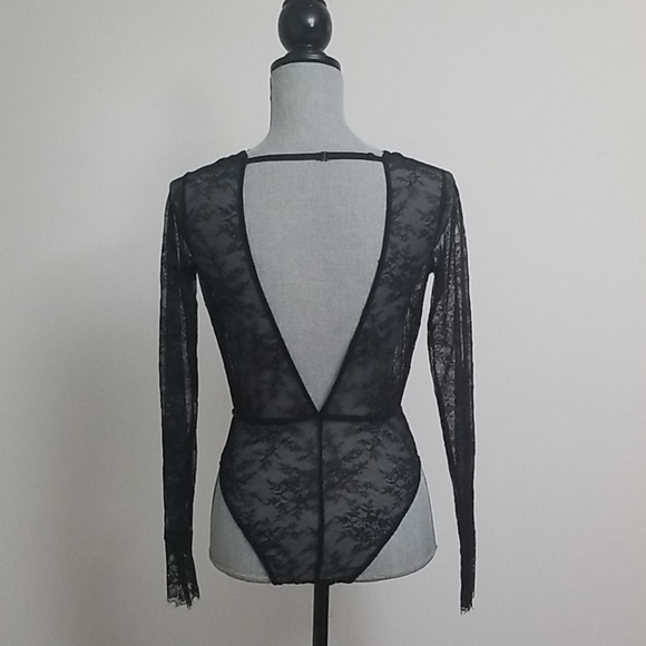La Senza plunge lace bodysuit - Picture 4 of 7